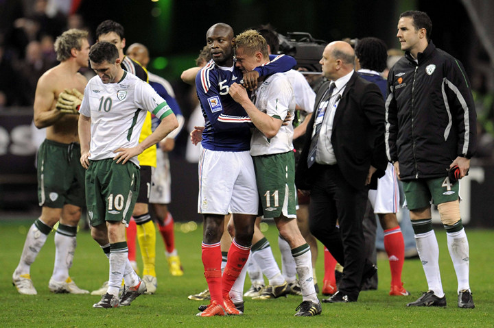 Матчи 2009 года. Анри рука Ирландия Франция. Стыковой матч Франция который сыграл с рукой.