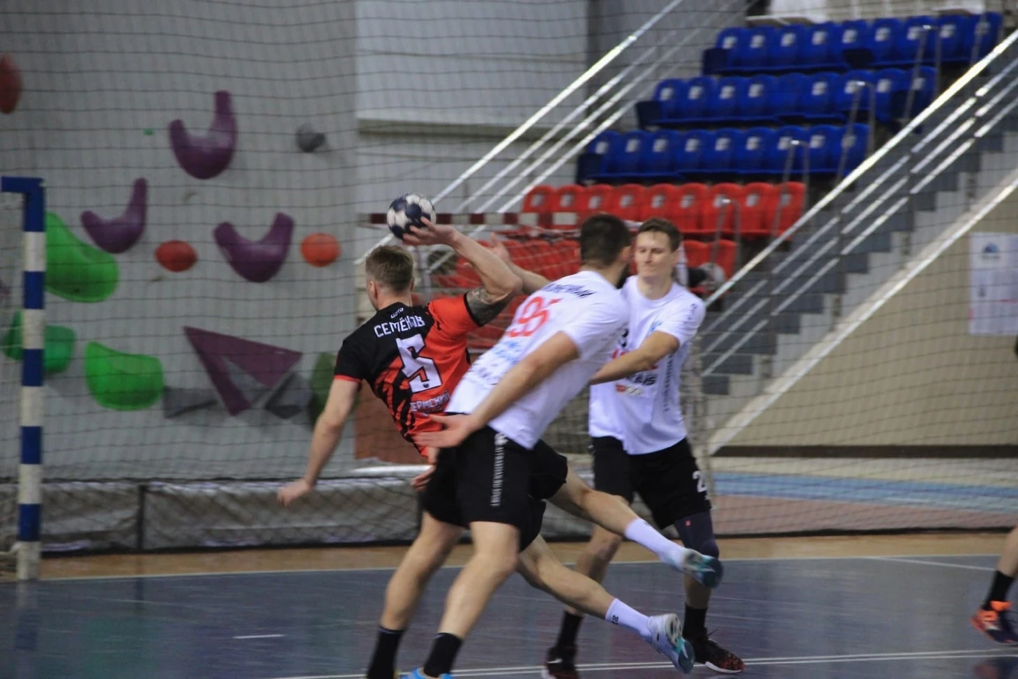 Olimpbet Суперлига. Пермская ничья в ручном режиме и чеховские парашюты, изображение №2