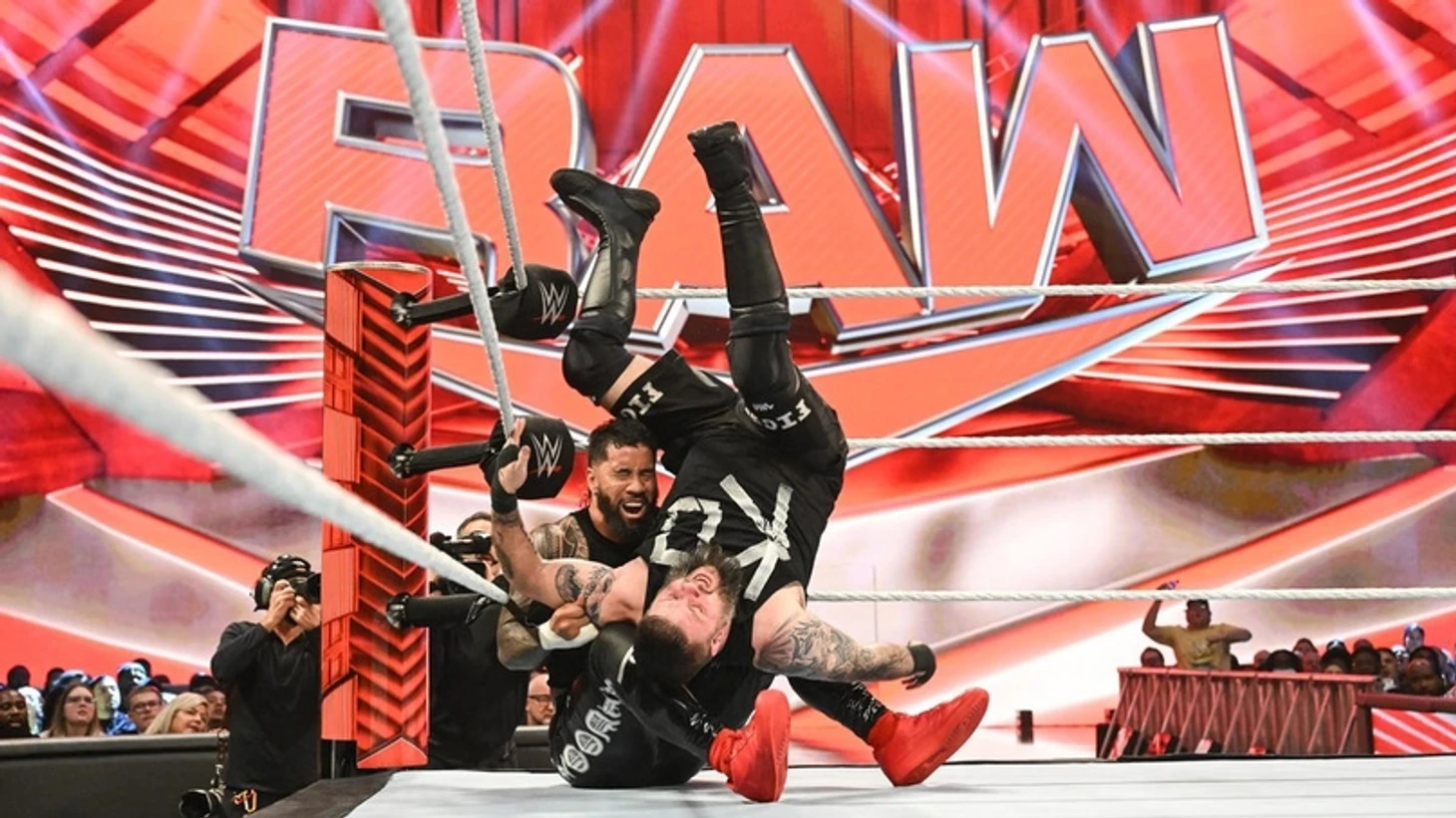 Обзор WWE Monday Night RAW 28.11.2022, изображение №13