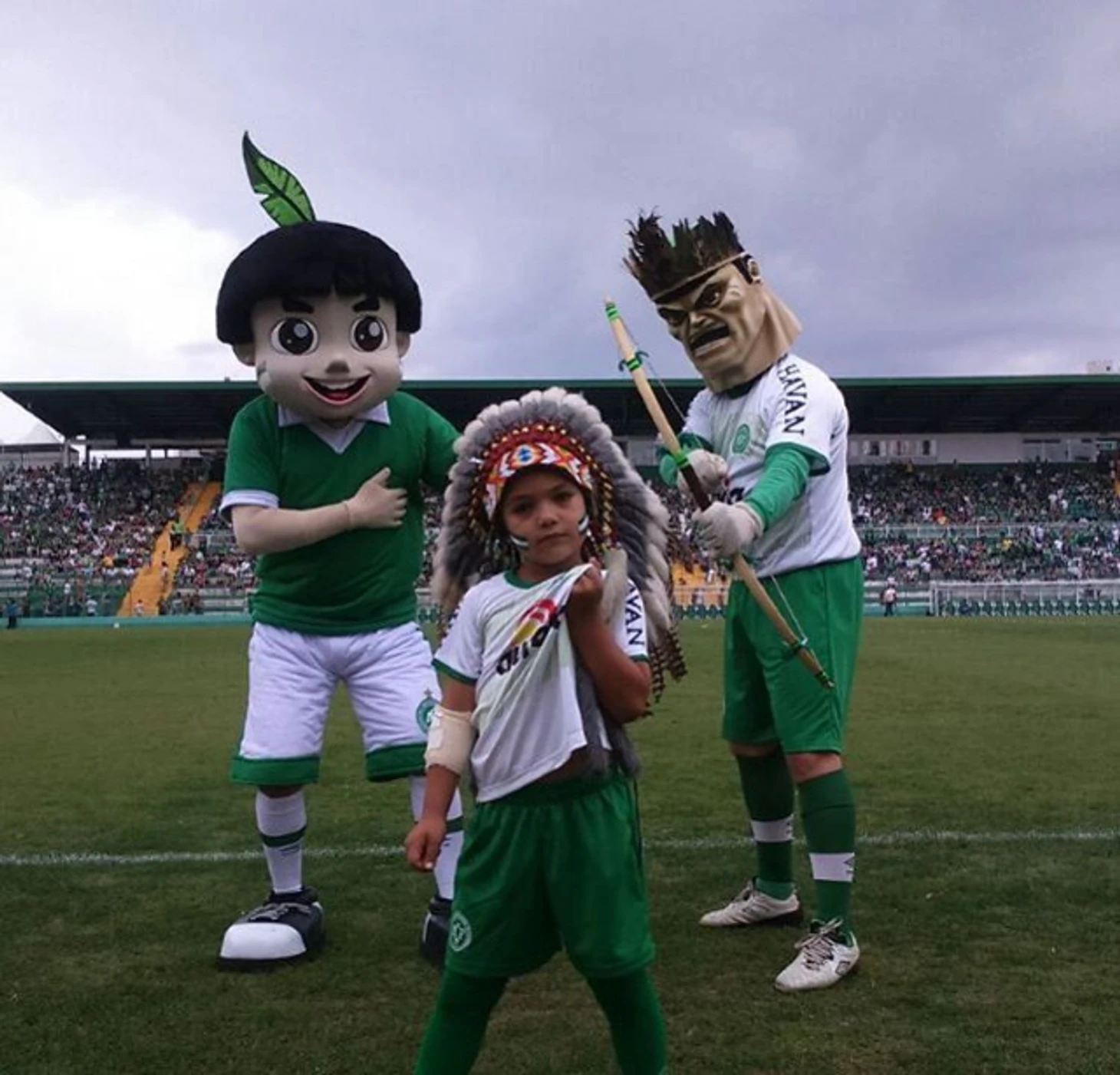 https://photobooth.cdn.sports.ru/preset/post/4/15/ad2b5f5114638bb54bfd216f073d1.png