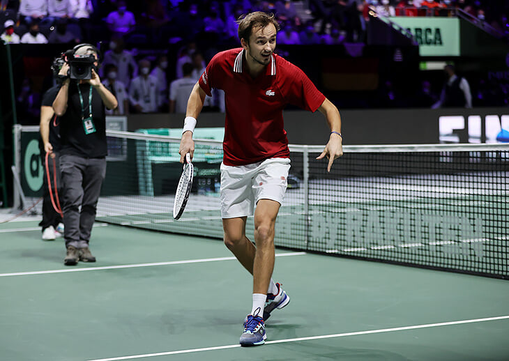 Медведев не устает воевать с трибунами! В Мадриде топал ногами и объяснил, почему против него лучше не болеть