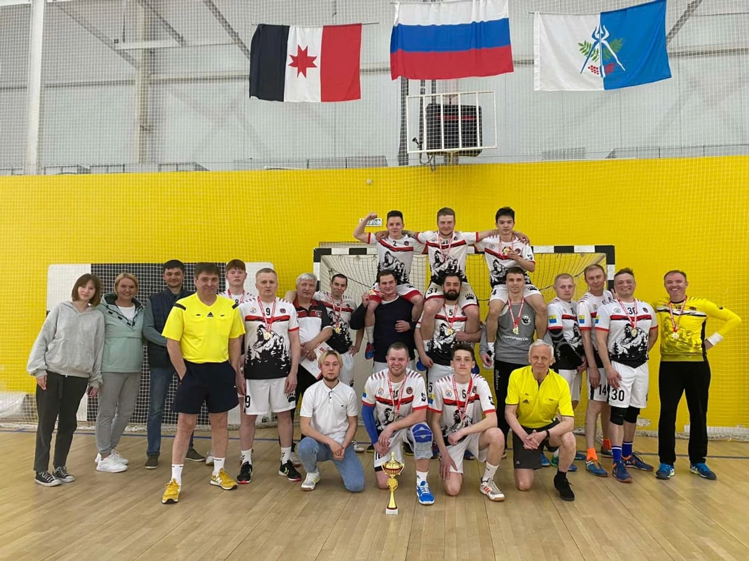 Играй, страна! Андрей Жуйков: "…Зато у нас можно получить бесплатное образование. И стипендию", изображение №3
