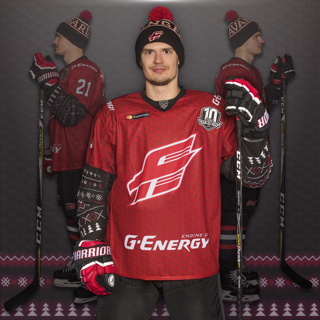 Стильно, модно, благотворительно. «Авангард» устраивает традиционный аукцион новогодней формы