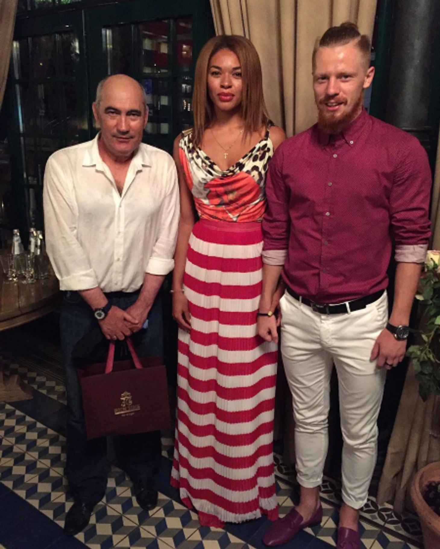 https://photobooth.cdn.sports.ru/preset/post/4/26/cbf73308848c7b279beb8a04a610d.png