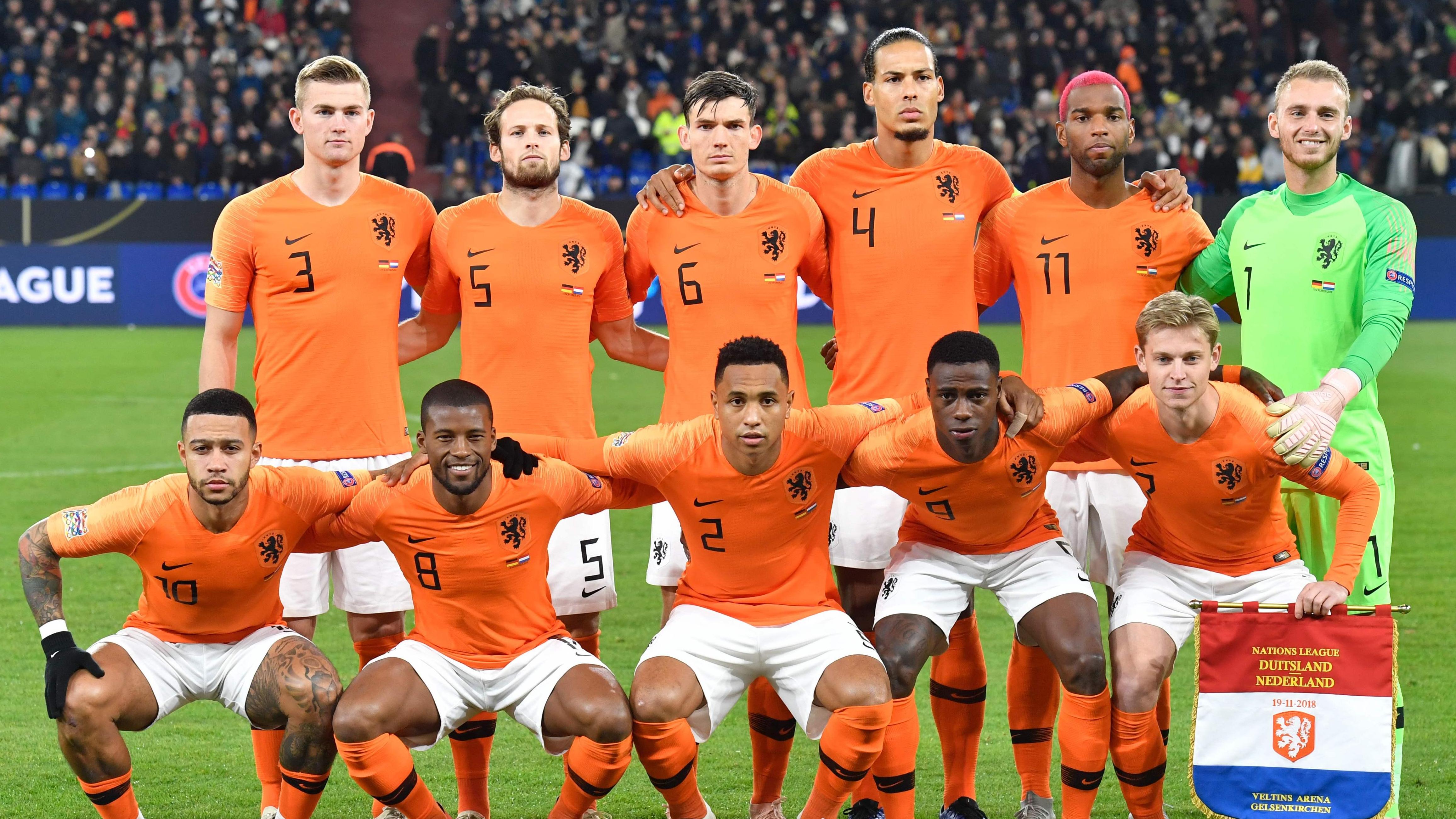 Netherlands football. Футбол сборная Голландии. Форма сборной Голландии по футболу евро 2020. Сборная Голландии по футболу 2021. Сборная Голландии состав.