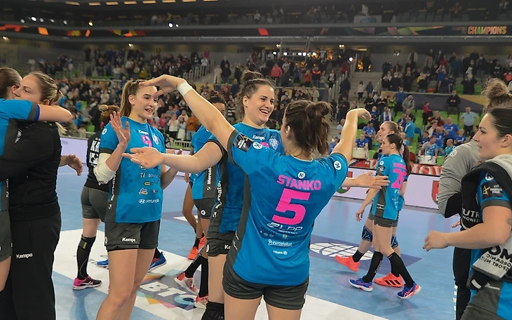 Лига чемпионов. Последний в плей-офф — "Крим". ЦСКА — на "Бухарест". "Ростов" — на "Боруссию" или "Мец", изображение №1