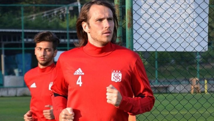 «Спартак-2» закупает взрослых футбиков, которые никогда не сыграют за главную команду