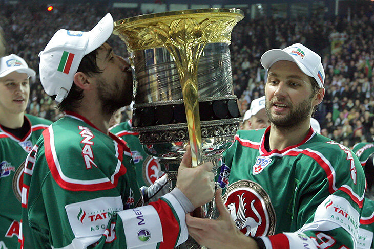 Вспоминаем первый сезон КХЛ: дивизионы набрали жребием, Радулов сбежал из «Нэшвилла», победную шайбу забил нынешний президент