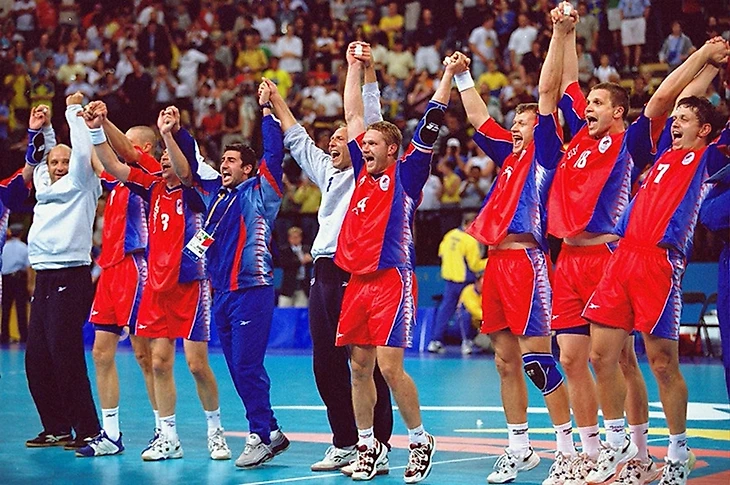 Эдуард Кокшаров: "Не сравнивайте меня с Горлуковичем. Все-таки у нас игра интеллигентнее", изображение №9