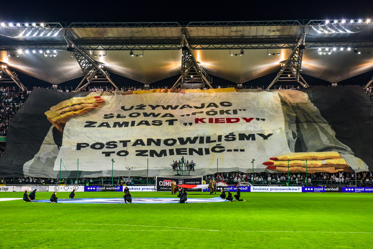 Представляем соперника: Legia Ultras. Часть 2: приход Черчесова и фанатский  заряд от президента Польши в раздевалке - 100% фанатский стиль! - Блоги  Sports.ru