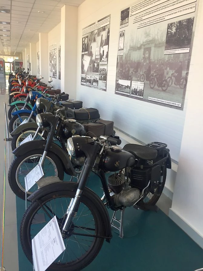 Музей мотоциклов в ледовом дворце Коврова