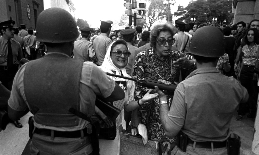 Аргентина режим. Военная диктатура в Аргентине 1976 1983. Хунта в Аргентине 1976-1983 Военная. Аргентина 1976.