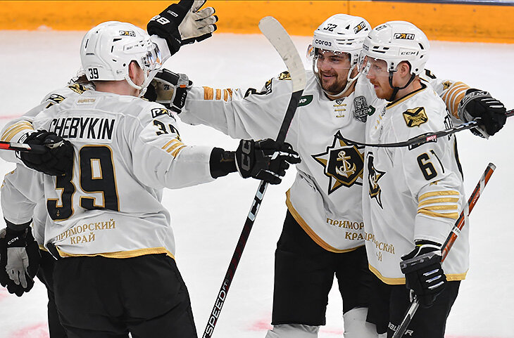 3 минуты из лучшей серии второго раунда: «Адмирал» забил две и почти полчаса стоял насмерть