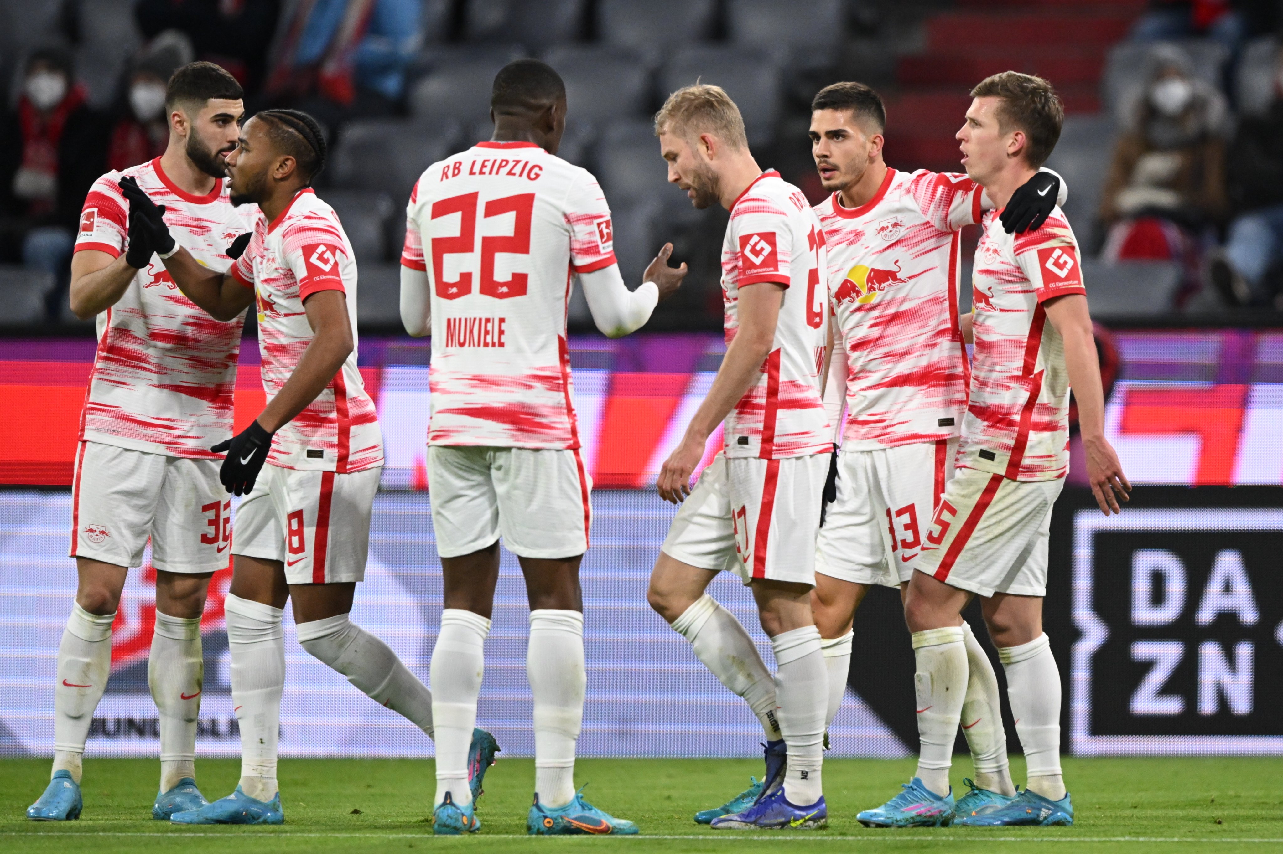 Црвена звезда лейпциг 7 ноября. Лейпциг ФК. RB Leipzig команда. Лейпциг Бавария. Бавария игра.