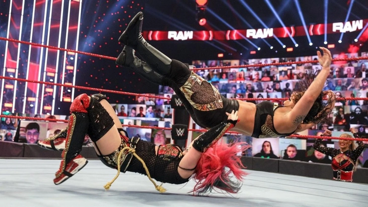 Обзор WWE Monday Night RAW 07.12.2020, изображение №8
