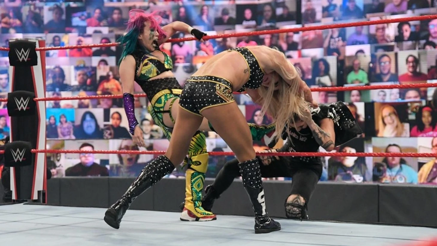Обзор WWE Monday Night RAW 19.04.2021, изображение №29