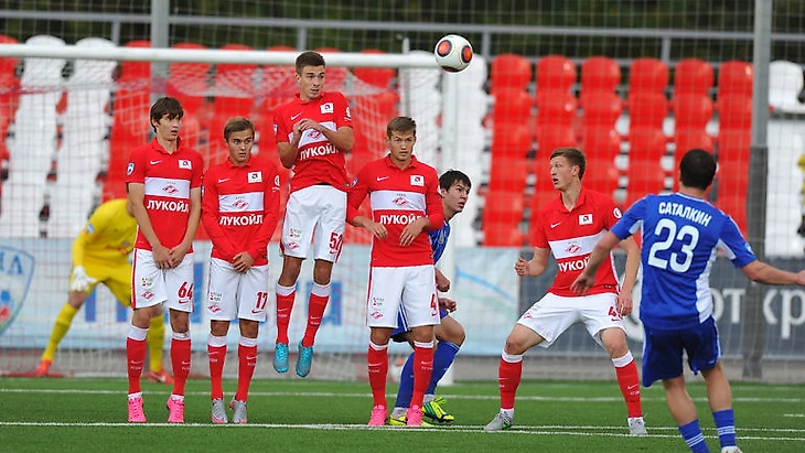 Денис КУТИН, Александр ЗУЕВ, Игорь ЛЕОНТЬЕВ, Владимир ОБУХОВ и Александр ПУЦКО. Фото Александр ФЕДОРОВ, &quout;СЭ&quout;
