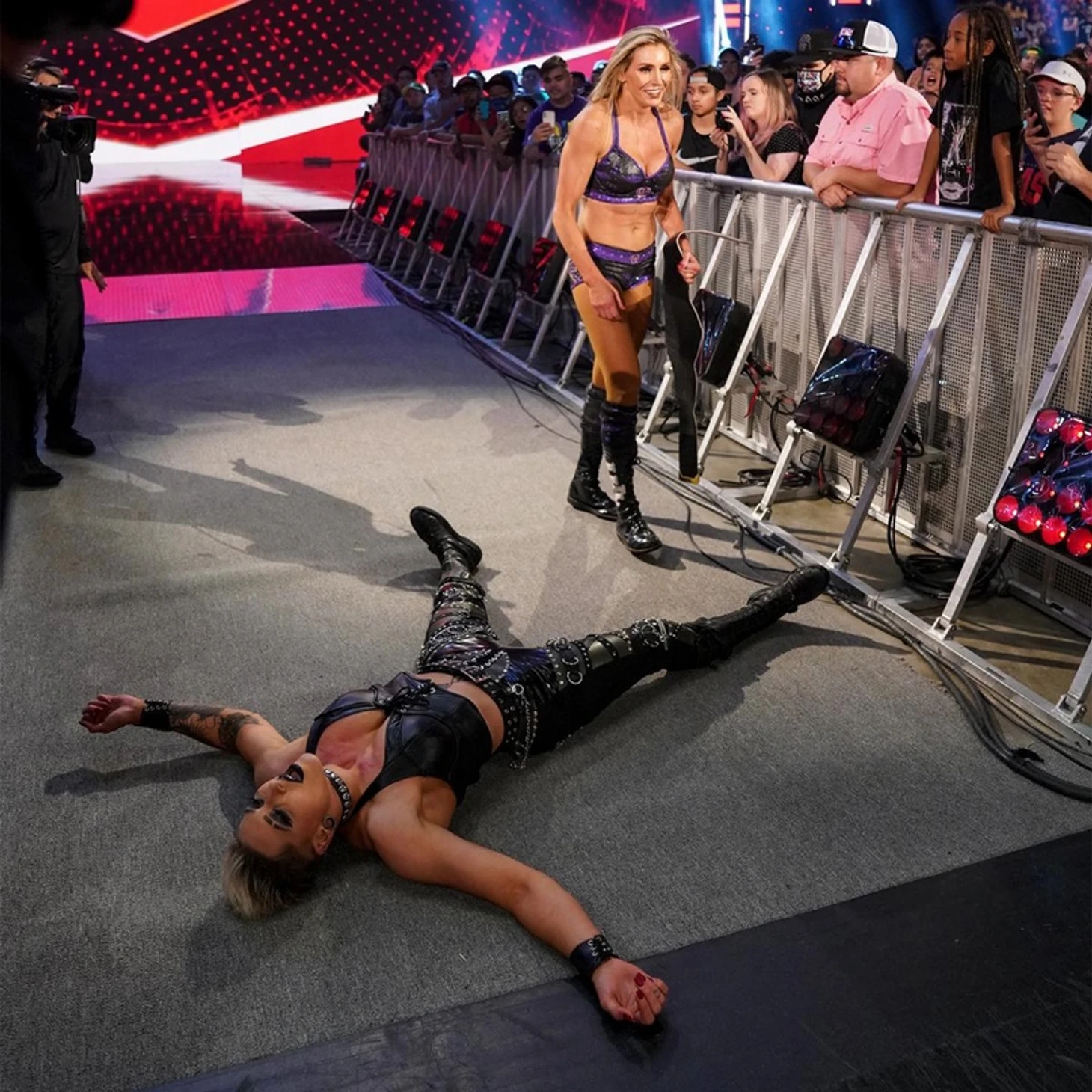 Обзор WWE Monday Night RAW 19.07.2021, изображение №32