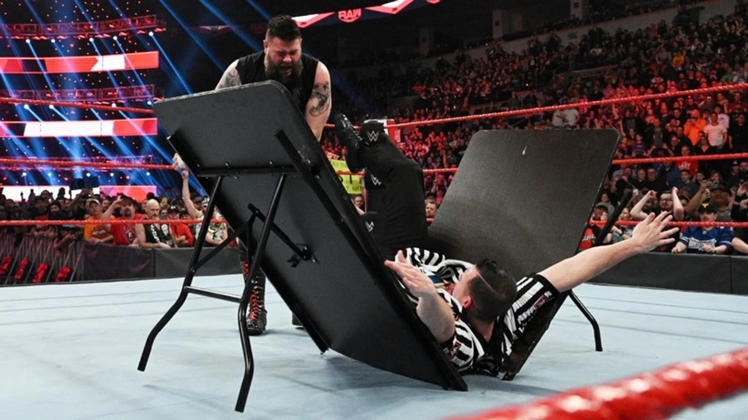 Обзор WWE Monday Night RAW 24.02.2020, изображение №14