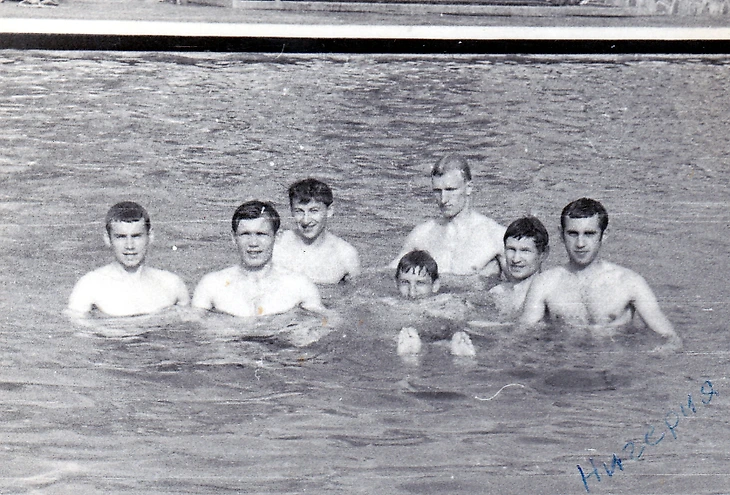 Футболисты