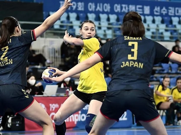 "Корейские организаторы просто перепутали таблички". Гандбольная краса и гордость Казахстана, изображение №6