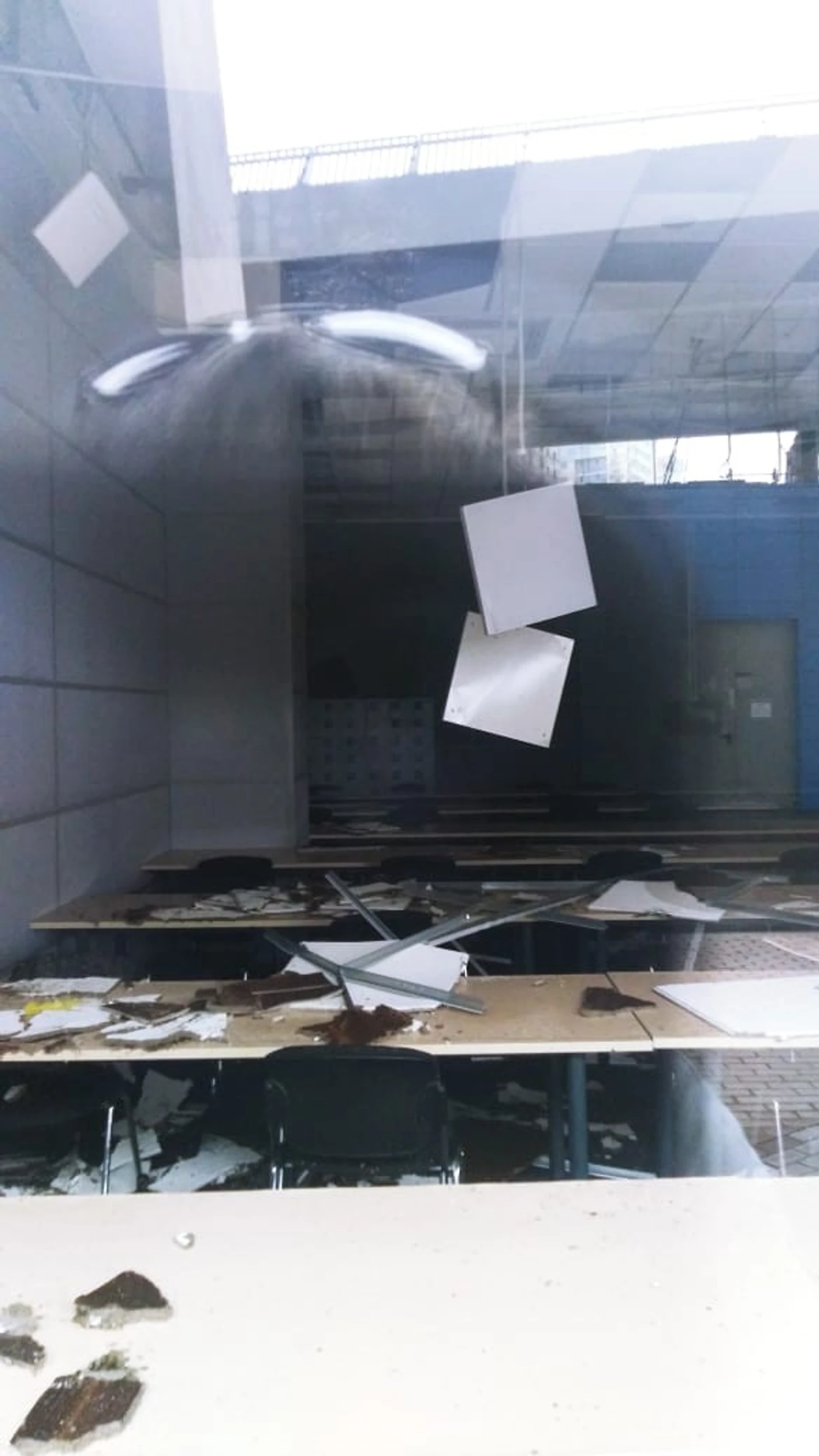 Под трибунами