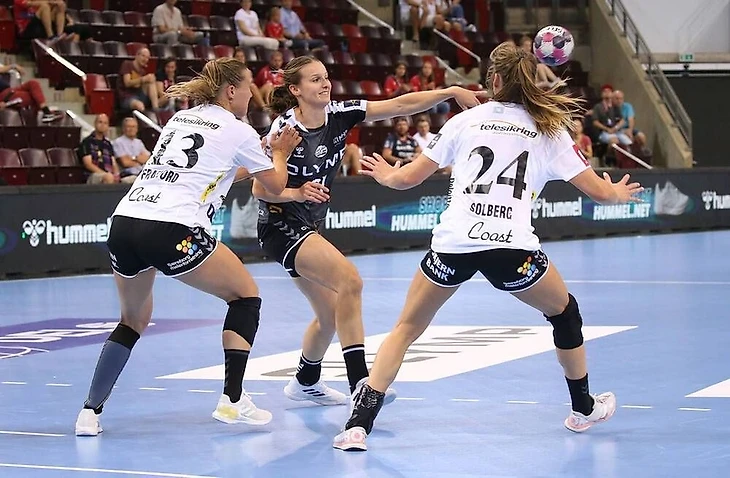 Лига чемпионов. Сыграли все — на небе без перемен. Первой звездой надо признавать Кристину Нягу, изображение №1