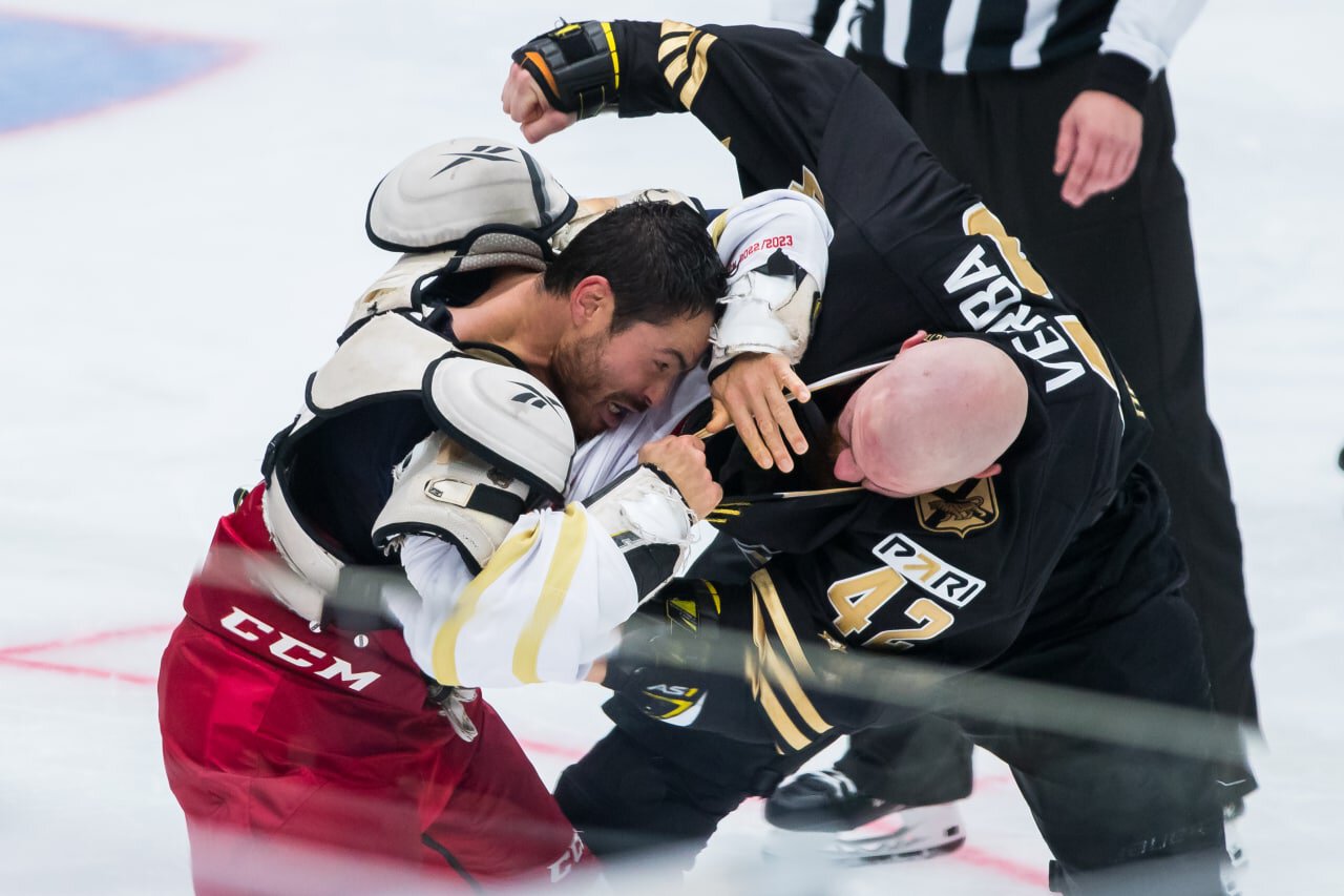 Самая яркая драка на старте сезона: тафгай «Куньлуня» сцепился с мощным форвардом «Адмирала»