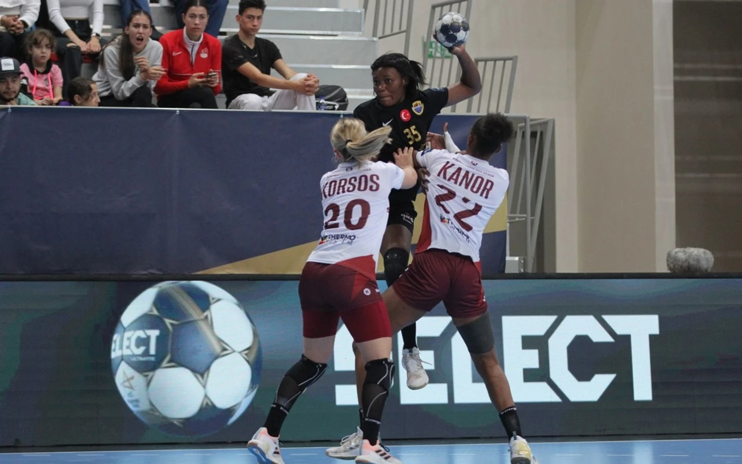 Лига чемпионов. Пройдёт и это. "Битигхайм" не удержал победу с "Бухарестом" и прервал серию, изображение №3