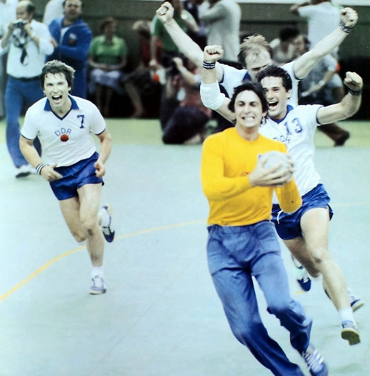 Олимпийский траверс. 1980. Александр Каршакевич: "После финала было стыдно возвращаться в Минск", изображение №5