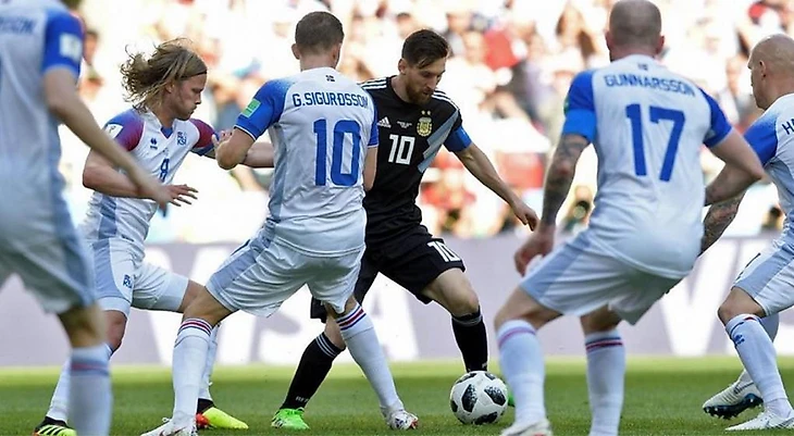 Месси против исландцев