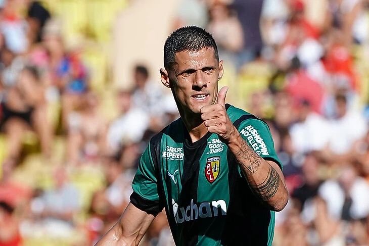 В 22 он работал в обувном магазине, а в 32 борется за награды с Месси и  Неймаром. Сейчас вы зауважаете Флориана Сотока - Аргонавтика - Блоги -  Sports.ru