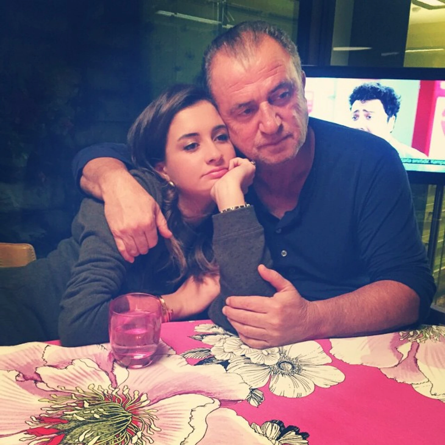 https://photobooth.cdn.sports.ru/preset/post/4/c9/83c4ccb334f01a0a795a8bddf9c6c.jpeg