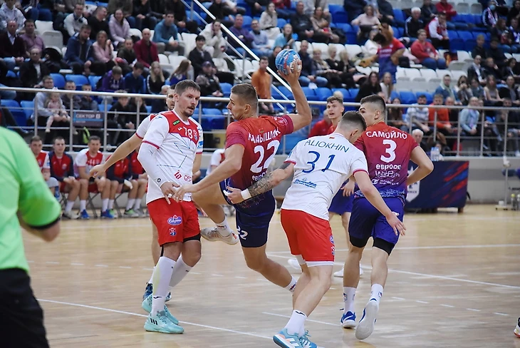 Беларусь. СКА несёт свой Брест. Минчане уверенно вели игру, но позволили мешковцам спастись, изображение №1