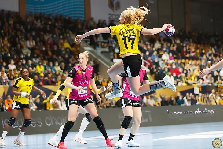 Лига чемпионов. Владлена Бобровникова: "Как будто и не мы играли. Ошибались не только в обороне", изображение №2