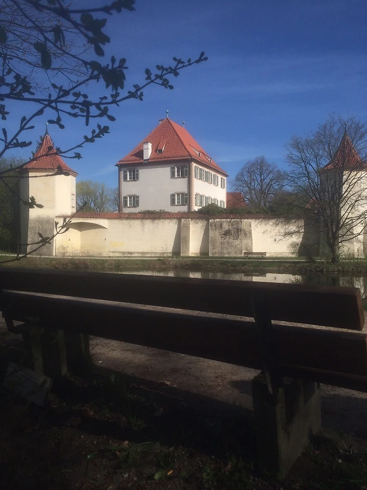 Замок Блютенбург