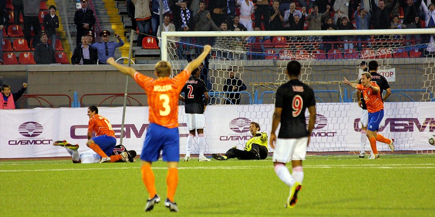 Как-то раз «Чекалда» грохнула дома голландский ПСВ. Ни до, ни после европейские клубы (Кипр — це Азия, не считается) в Сибирь не хаживали