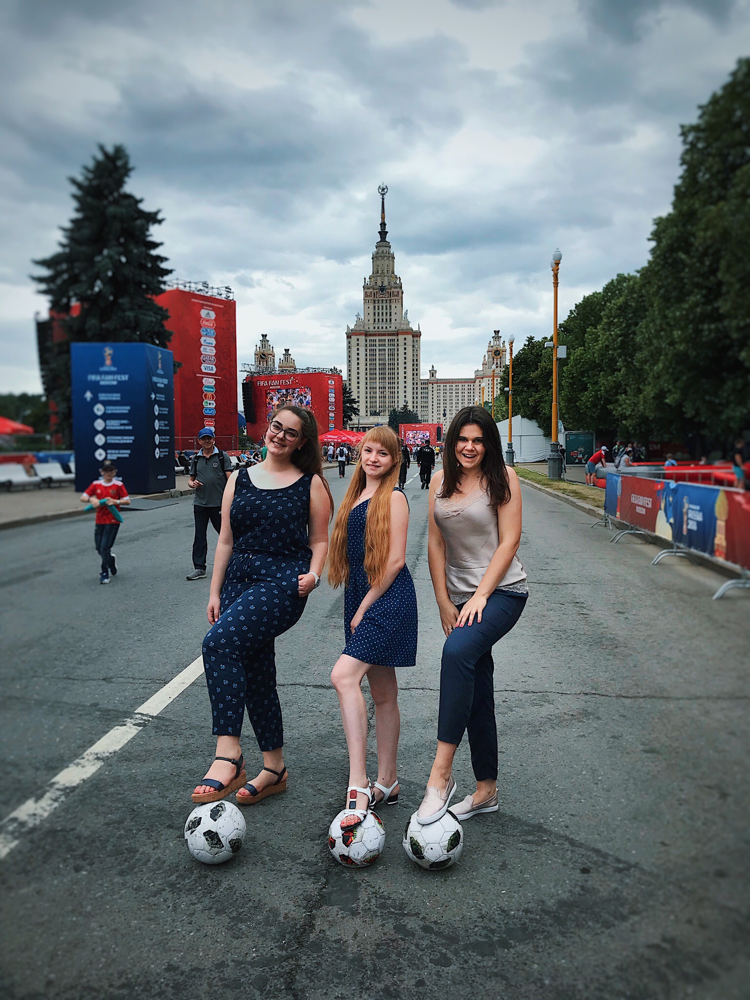 Почему три студентки из МГУ решили завести блог о красивых футболистах
