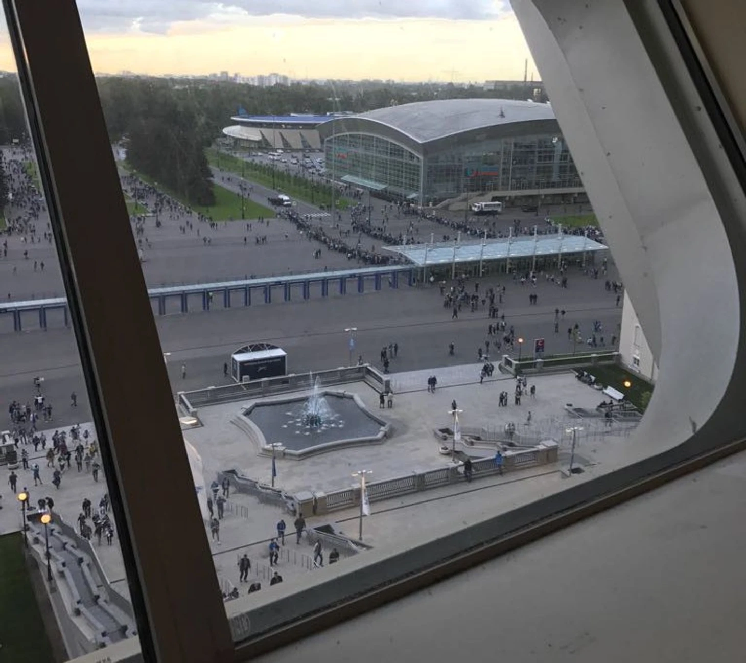 Опять очередь на вход