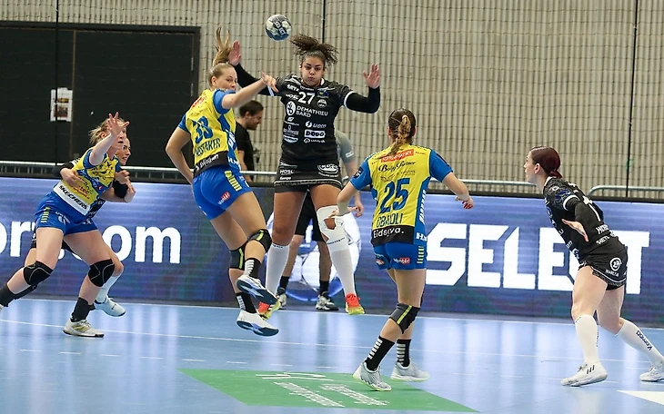 Лига чемпионов. Хеппи-энд по-русски. "Крим" Дмитриевой в плей-офф, "Кристиансанд" Вяхиревой — первый, изображение №6