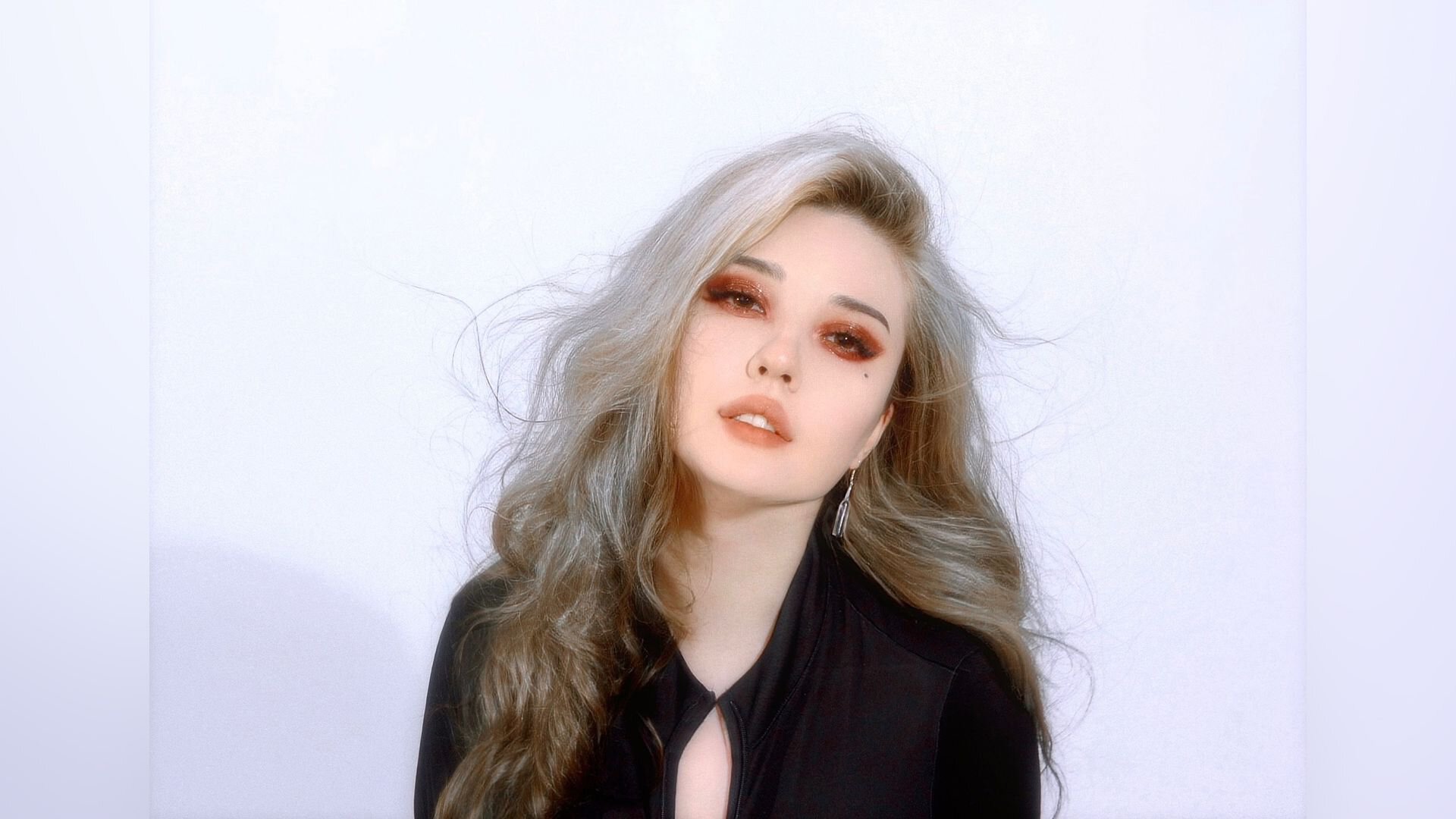 Dead blonde фото певицы