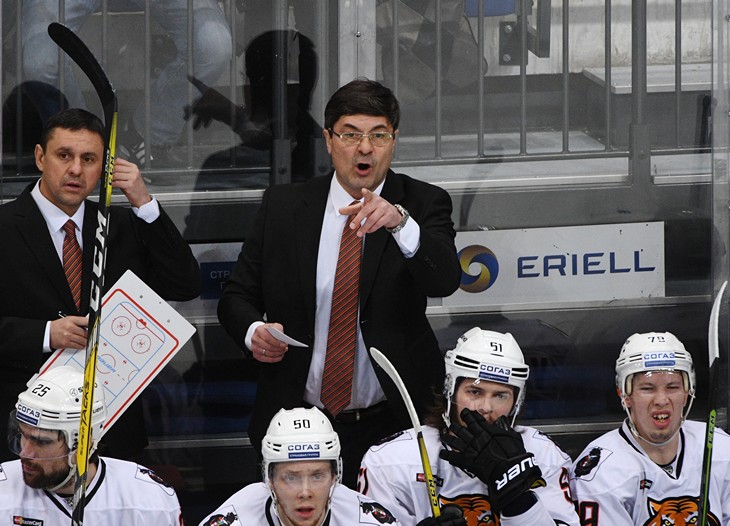 Самый загадочный тренер КХЛ. Он очень хорош