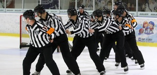 В КХЛ нечестно играют! Судьи сплавили «Торпедо», а теперь открыто топят ЦСКА. Бенефициар один – СКА