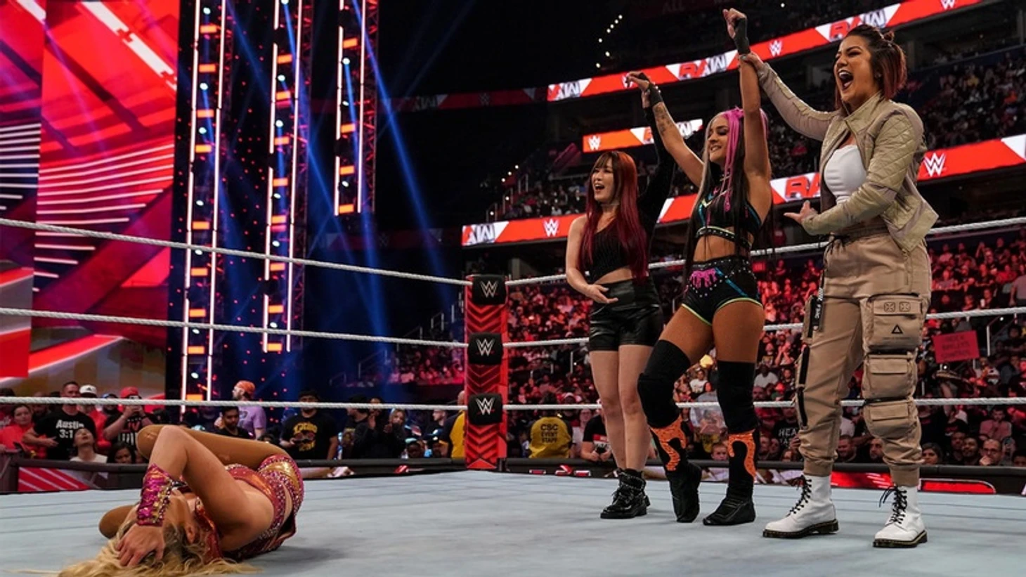 Обзор WWE Monday Night RAW 15.08.2022, изображение №25