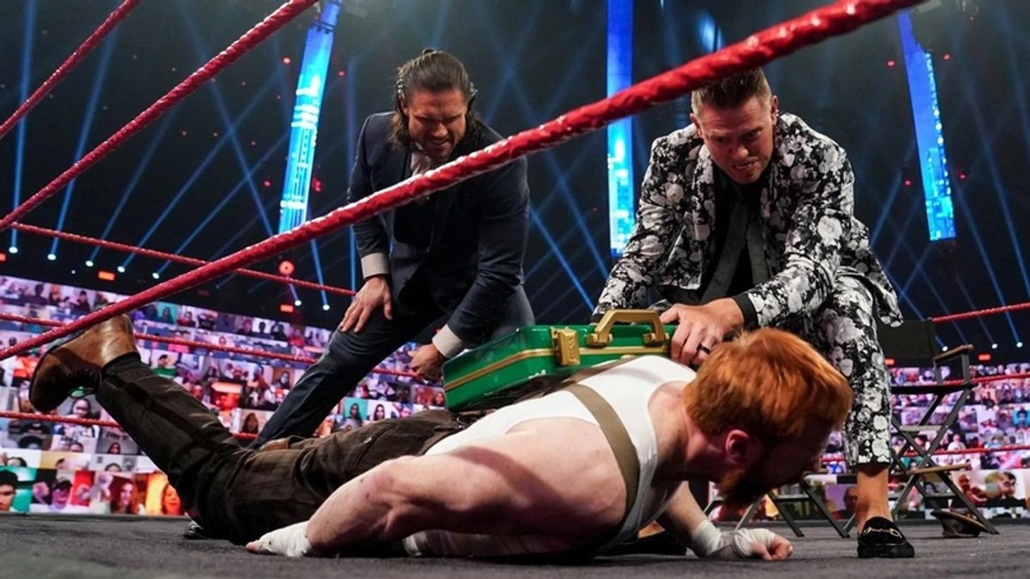 Обзор WWE Monday Night RAW 30.11.2020, изображение №11
