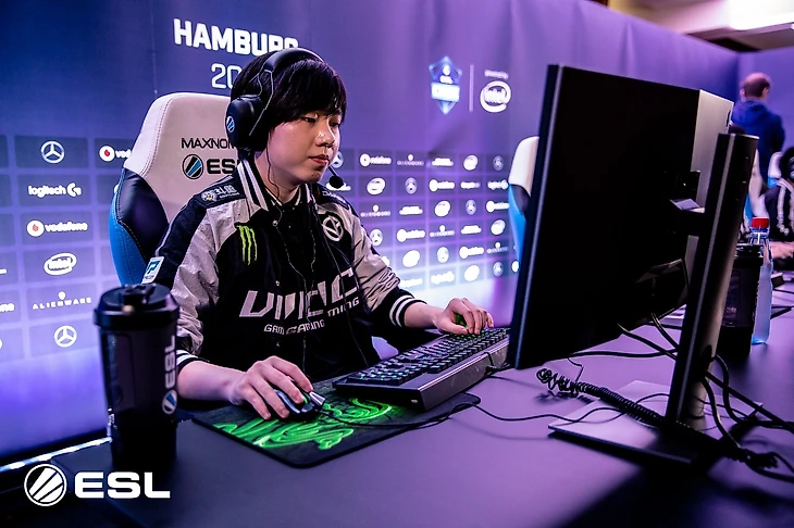 Paparazi уже не первый год является одним из лидеров китайской доты