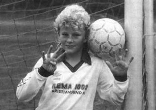 Говорят, Сульшер в детстве болел за «Ливерпуль». У норвежской газеты есть даже фото, но его никому не показывают