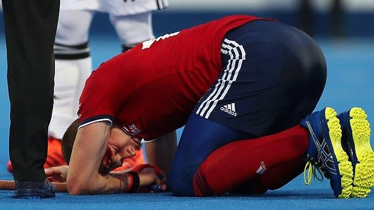 Только после того, как он увидел свое лицо в зеркале, Уорд осознал степень его травмы.