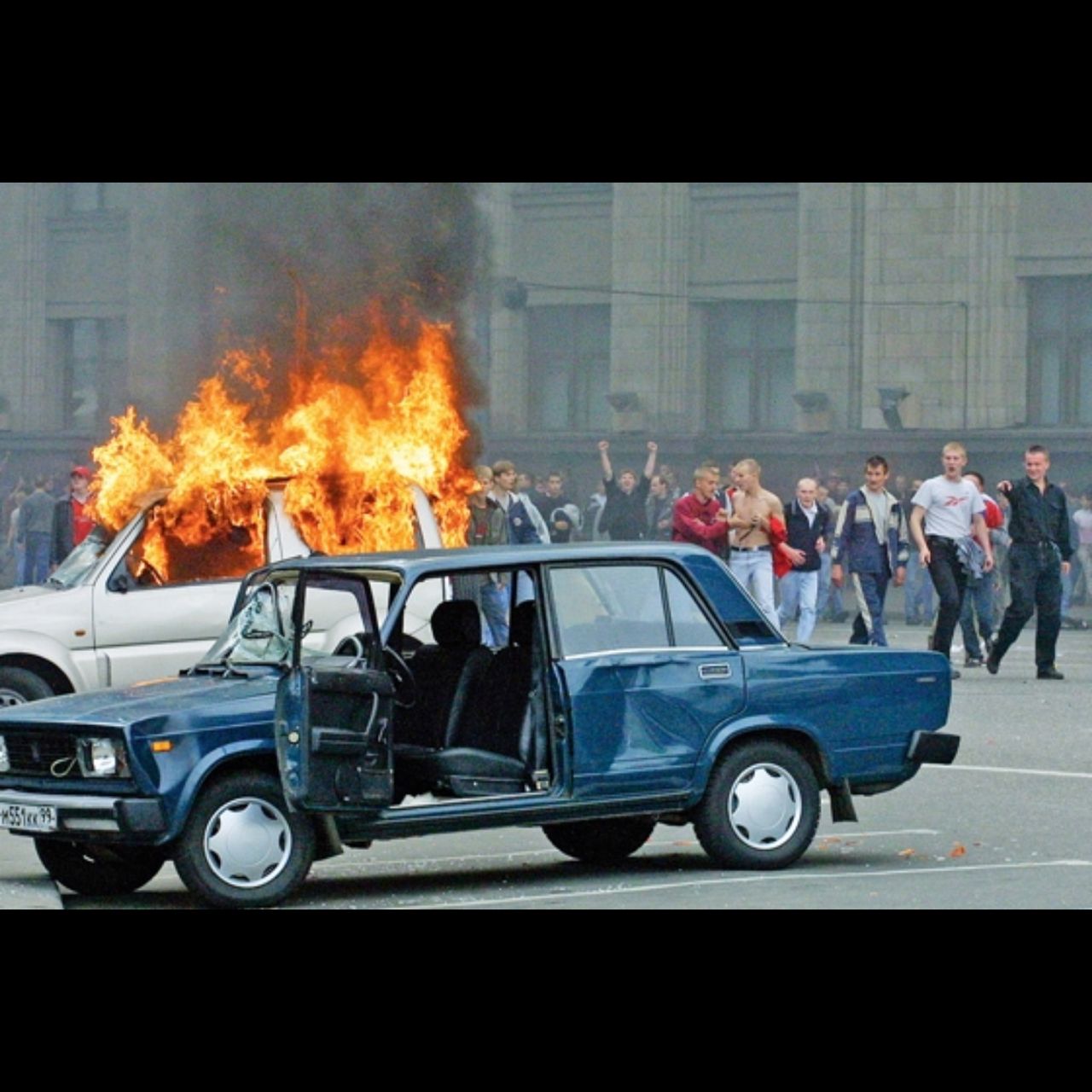 Фото 2002 года. Россия Япония 2002 беспорядки. Беспорядки на Манежной площади 2002.