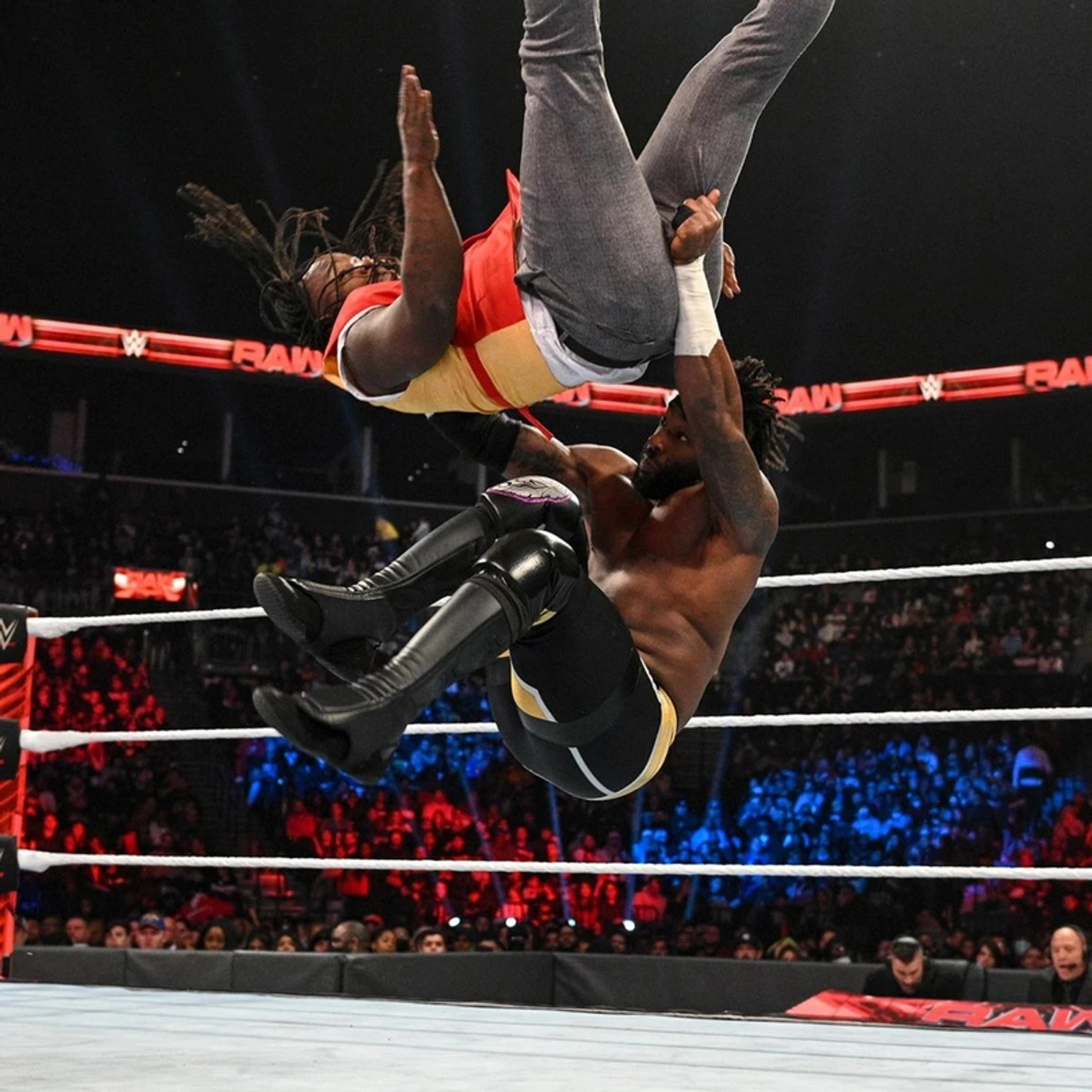 Обзор WWE Monday Night RAW 22.11.2021, изображение №16
